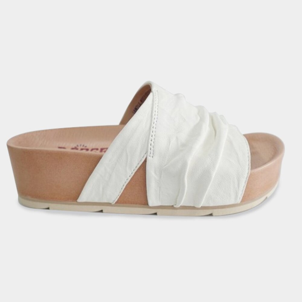 STARRY COMFORTABLE  FOOTBED SANDAL IN WHITE LEATHER